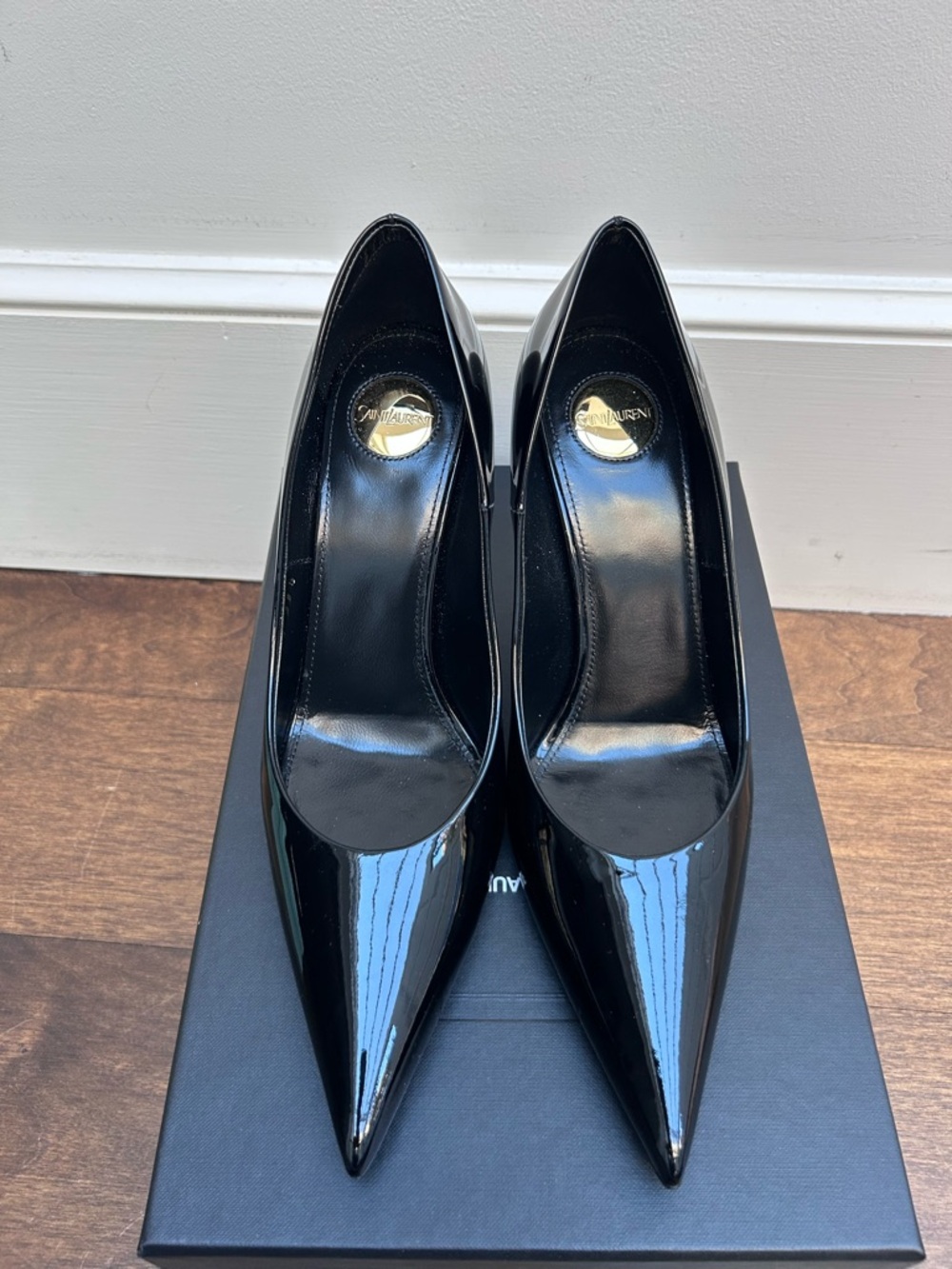 Saint Laurent Black Patent Pointed Toe Stiletto Pumps. Black size 8,5